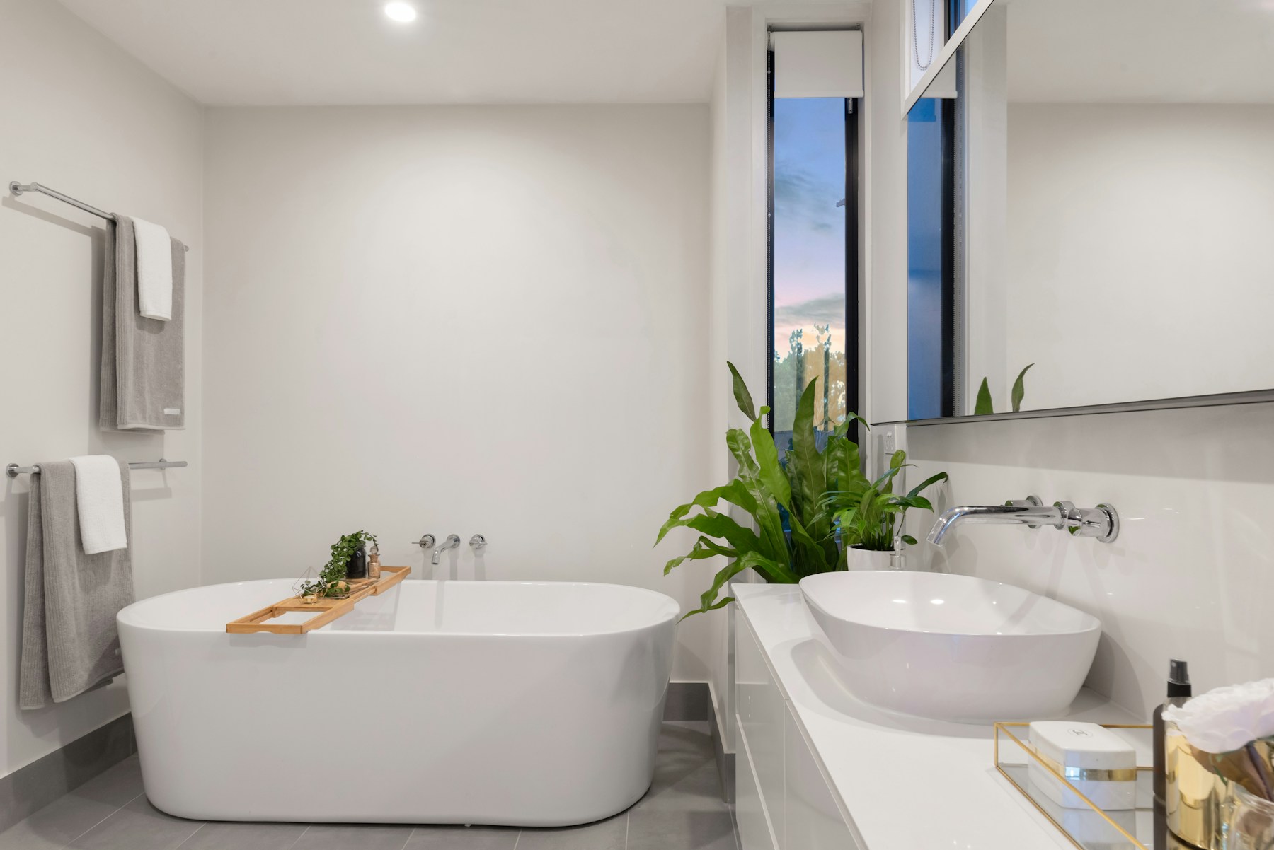 Bathroom materials and finish inspiration